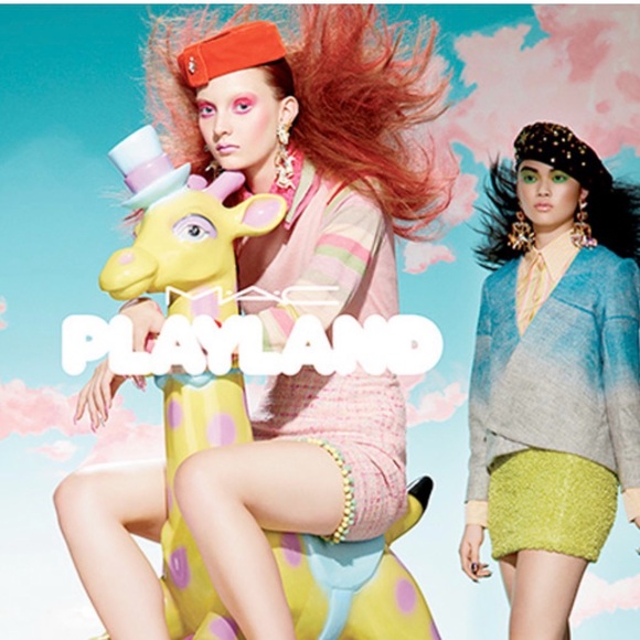 💄 MAC Toying Around - Amplified Creme Lipstick 💄 🌟 RARE🌟 - Picture 5 of 8